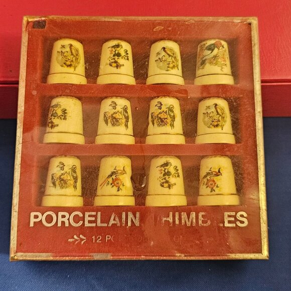 Vintage Set of 12 Collectible Porcelain Bird Thimbles ~ Taiwan - Picture 2 of 3